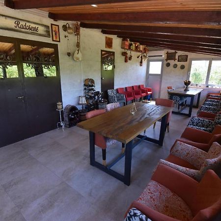 Airport Apartments Tri Hrasta Podgorica Luaran gambar